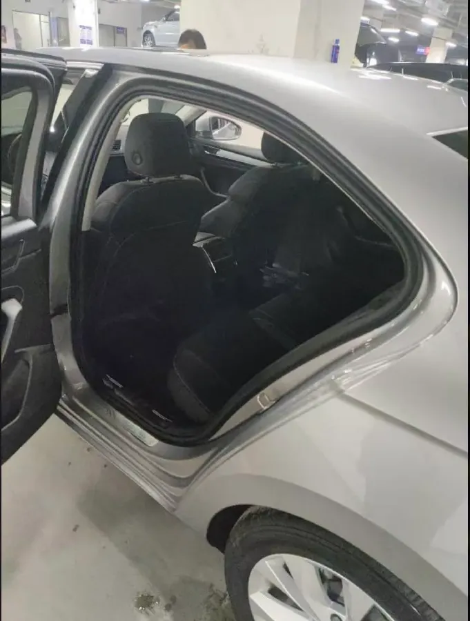 2021 Skoda Superb 1.4T 150HP L4 7DCT,autocango,china used car exporter,china ev exporter,chinese used car exporter,chinese used ev exporter