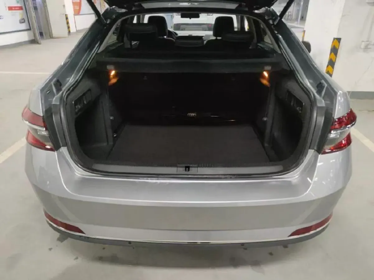2021 Skoda Superb 1.4T 150HP L4 7DCT,autocango,china used car exporter,china ev exporter,chinese used car exporter,chinese used ev exporter