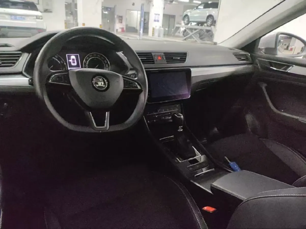 2021 Skoda Superb 1.4T 150HP L4 7DCT,autocango,china used car exporter,china ev exporter,chinese used car exporter,chinese used ev exporter