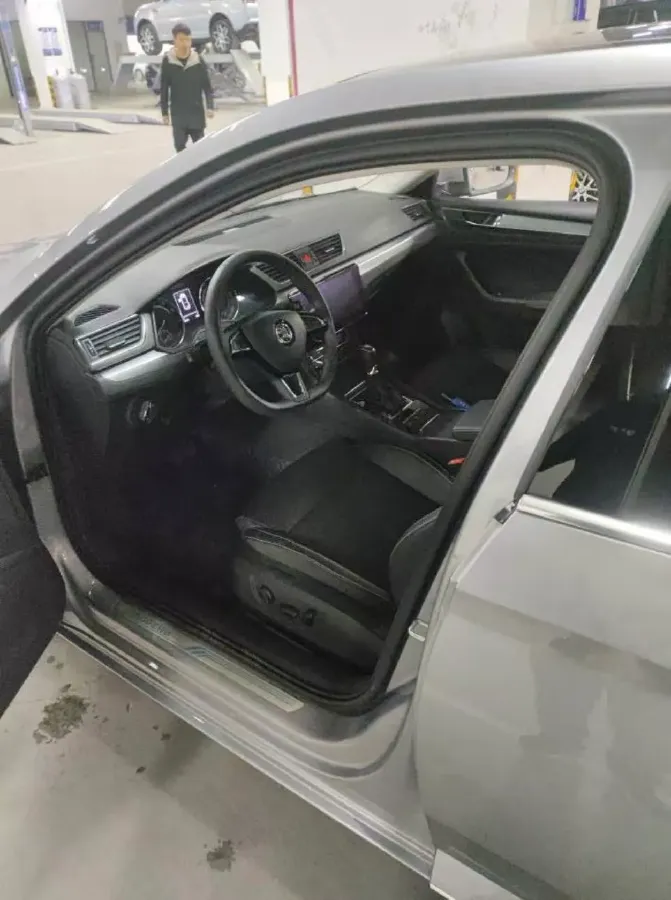2021 Skoda Superb 1.4T 150HP L4 7DCT,autocango,china used car exporter,china ev exporter,chinese used car exporter,chinese used ev exporter