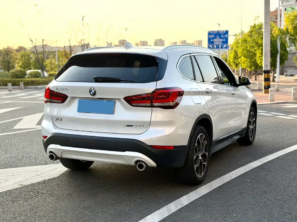 2022 BMW X1 2.0T 192HP L4 7DCT,autocango,china used car exporter,china ev exporter,chinese used car exporter,chinese used ev exporter
