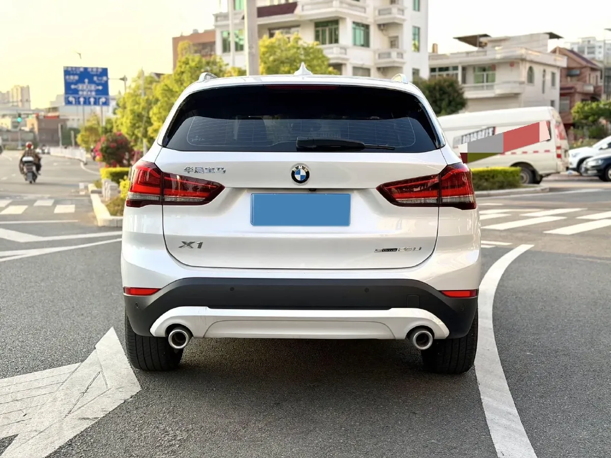 2022 BMW X1 2.0T 192HP L4 7DCT,autocango,china used car exporter,china ev exporter,chinese used car exporter,chinese used ev exporter