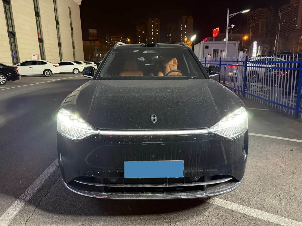 2025 AITO AITO M9 REEV 160HP REEV 52KWH,autocango,china used car exporter,china ev exporter,chinese used car exporter,chinese used ev exporter