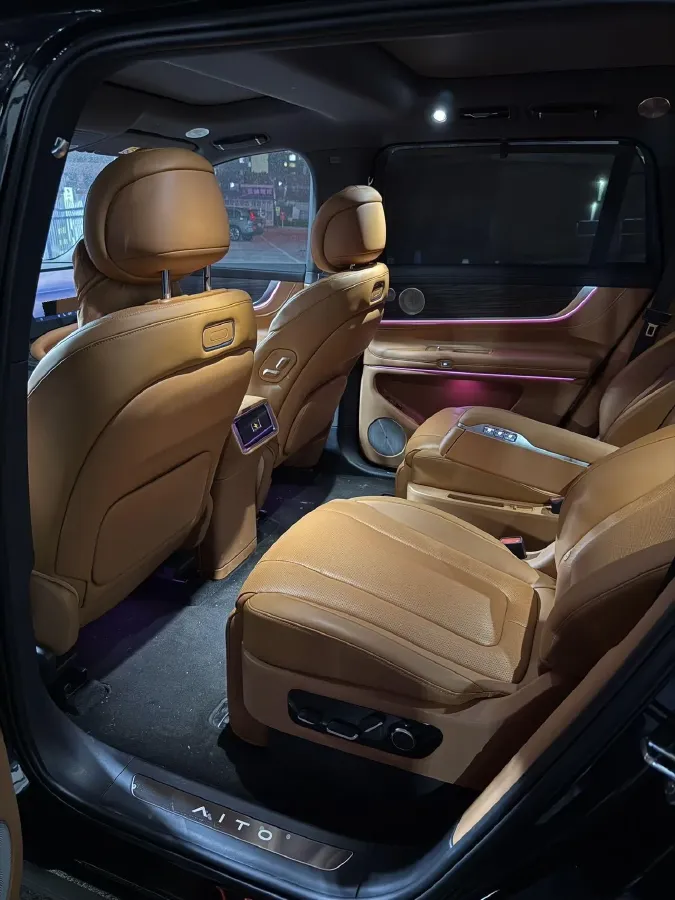 2025 AITO AITO M9 REEV 160HP REEV 52KWH,autocango,china used car exporter,china ev exporter,chinese used car exporter,chinese used ev exporter