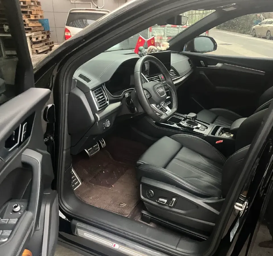 2024 Audi Q5L 2.0T 245HP L4 7DCT,autocango,china used car exporter,china ev exporter,chinese used car exporter,chinese used ev exporter