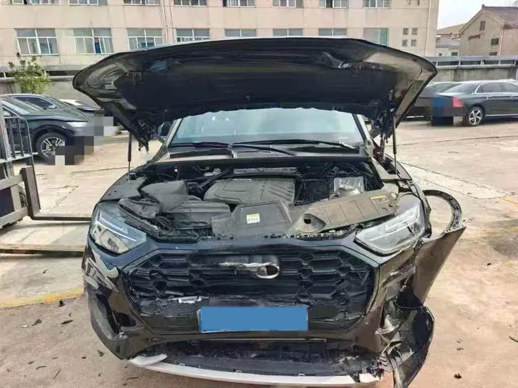 2025 Audi Q5L 2.0T 190HP L4 7DCT,autocango,china used car exporter,china ev exporter,chinese used car exporter,chinese used ev exporter