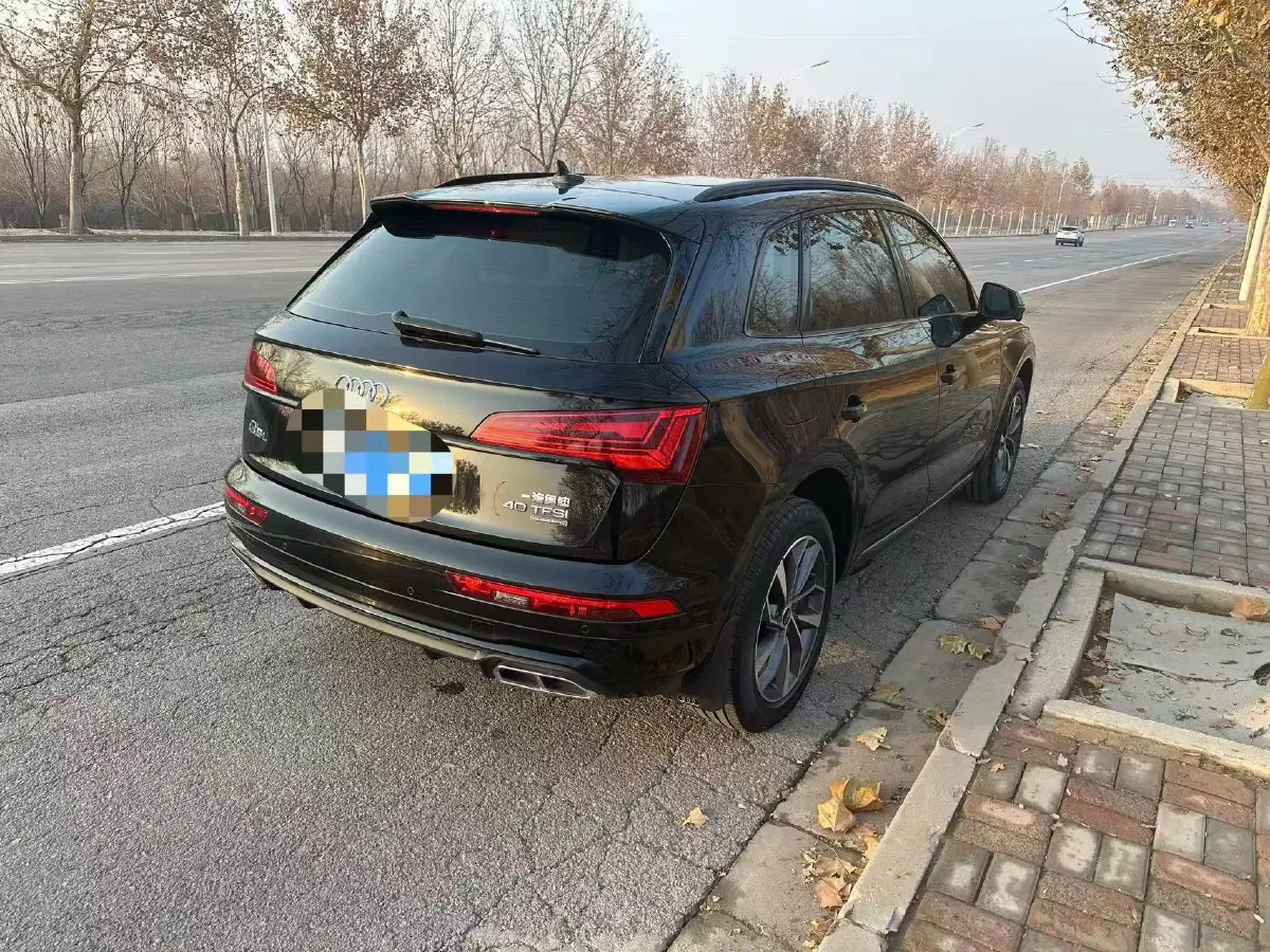 2025 Audi Q5L 2.0T 190HP L4 7DCT,autocango,china used car exporter,china ev exporter,chinese used car exporter,chinese used ev exporter