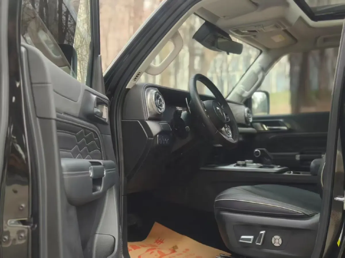 2024 Tank 300 2.0T 227HP L4 8AT,autocango,china used car exporter,china ev exporter,chinese used car exporter,chinese used ev exporter