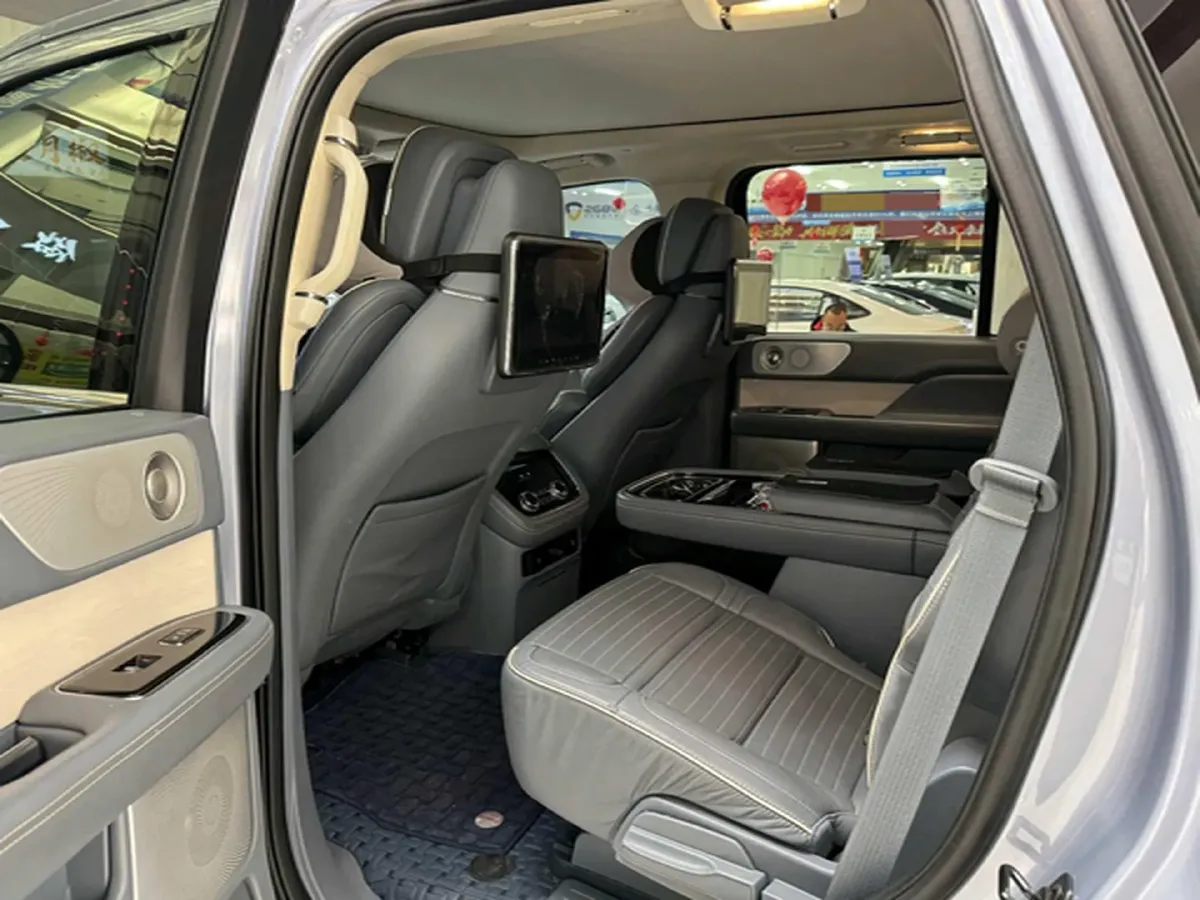 2019 Lincoln Navigator 3.5T 388HP V6 10AT,autocango,china used car exporter,china ev exporter,chinese used car exporter,chinese used ev exporter