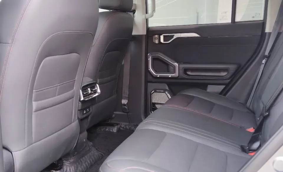 2023 Jetour Traveller 2.0T 254HP L4 7DCT,autocango,china used car exporter,china ev exporter,chinese used car exporter,chinese used ev exporter