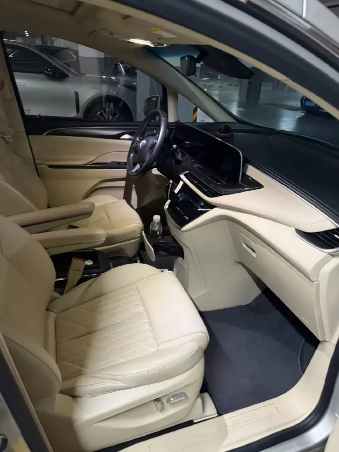 2022 Buick GL8 2.0T 237HP L4 9AT,autocango,china used car exporter,china ev exporter,chinese used car exporter,chinese used ev exporter