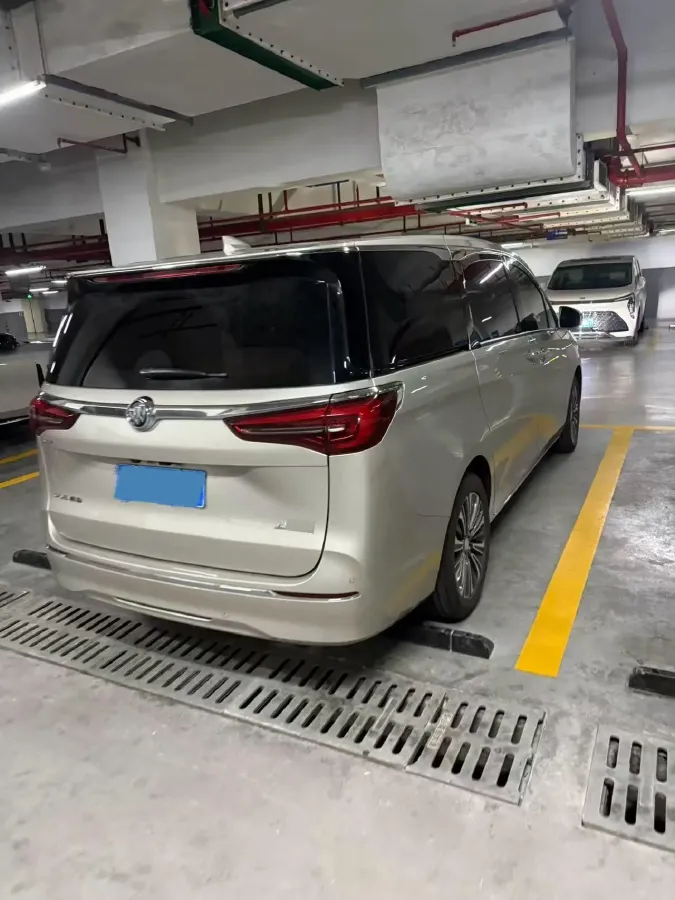2022 Buick GL8 2.0T 237HP L4 9AT,autocango,china used car exporter,china ev exporter,chinese used car exporter,chinese used ev exporter