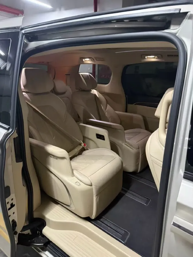 2022 Buick GL8 2.0T 237HP L4 9AT,autocango,china used car exporter,china ev exporter,chinese used car exporter,chinese used ev exporter