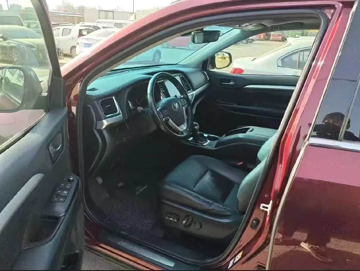 2018 Jeep Grand Commander 2.0T 265HP L4 9AT,autocango,china used car exporter,china ev exporter,chinese used car exporter,chinese used ev exporter