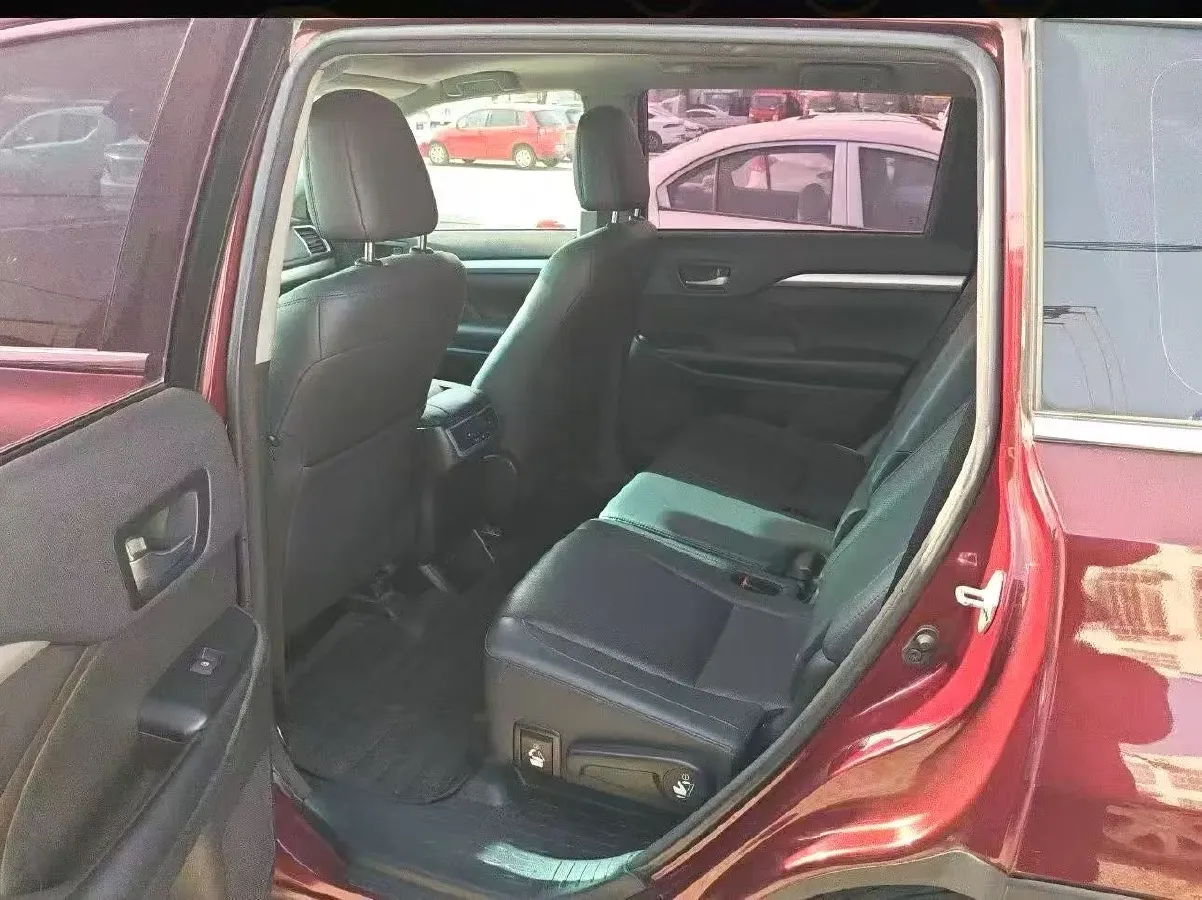 2018 Jeep Grand Commander 2.0T 265HP L4 9AT,autocango,china used car exporter,china ev exporter,chinese used car exporter,chinese used ev exporter