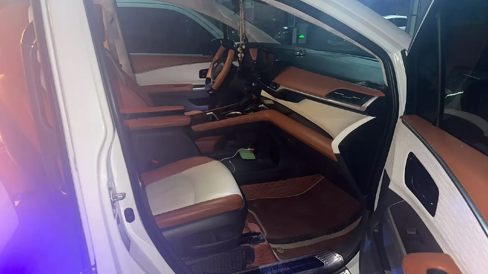 2023 Toyota Sienna 2.5L 189HP L4 E-CVT Hybrid,autocango,china used car exporter,china ev exporter,chinese used car exporter,chinese used ev exporter