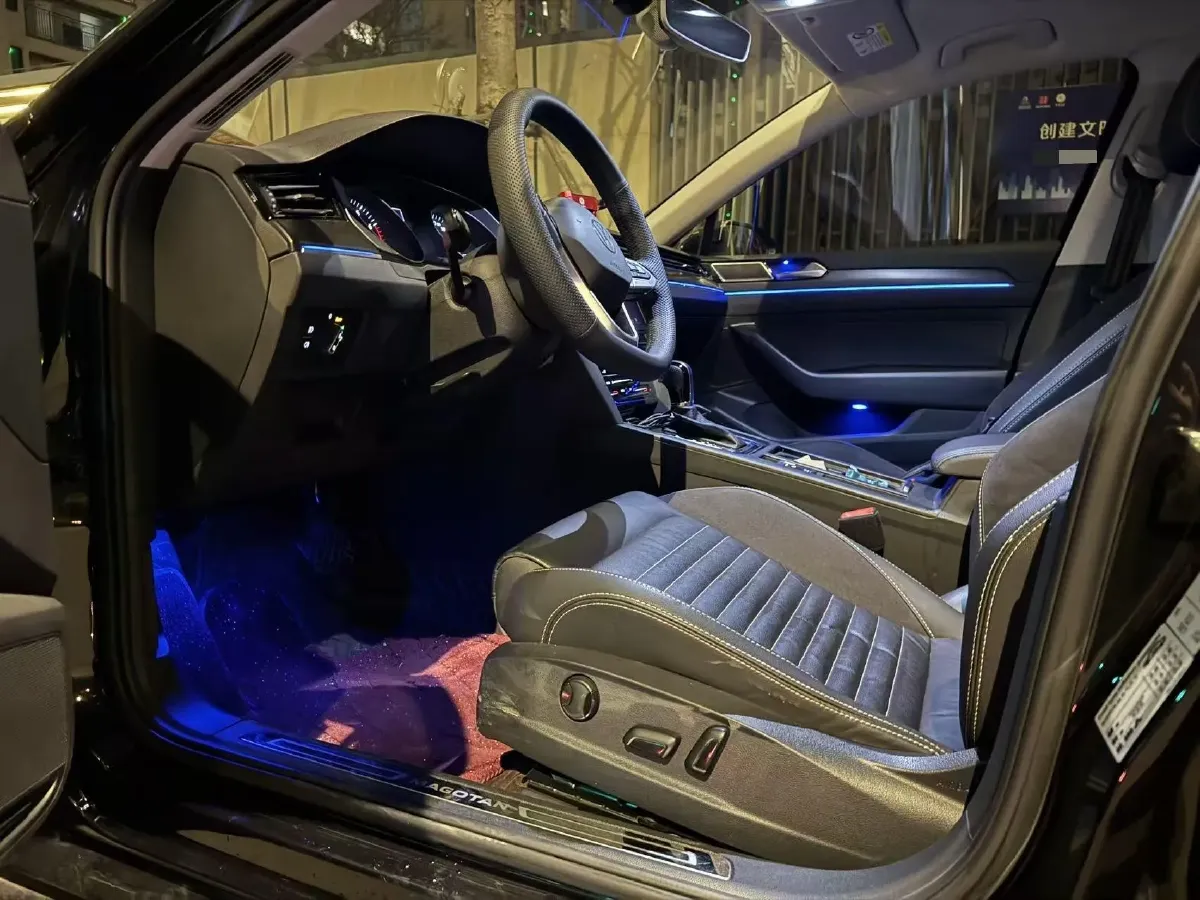 2020 Volkswagen Magotan 2.0T 186HP L4 7DCT,autocango,china used car exporter,china ev exporter,chinese used car exporter,chinese used ev exporter