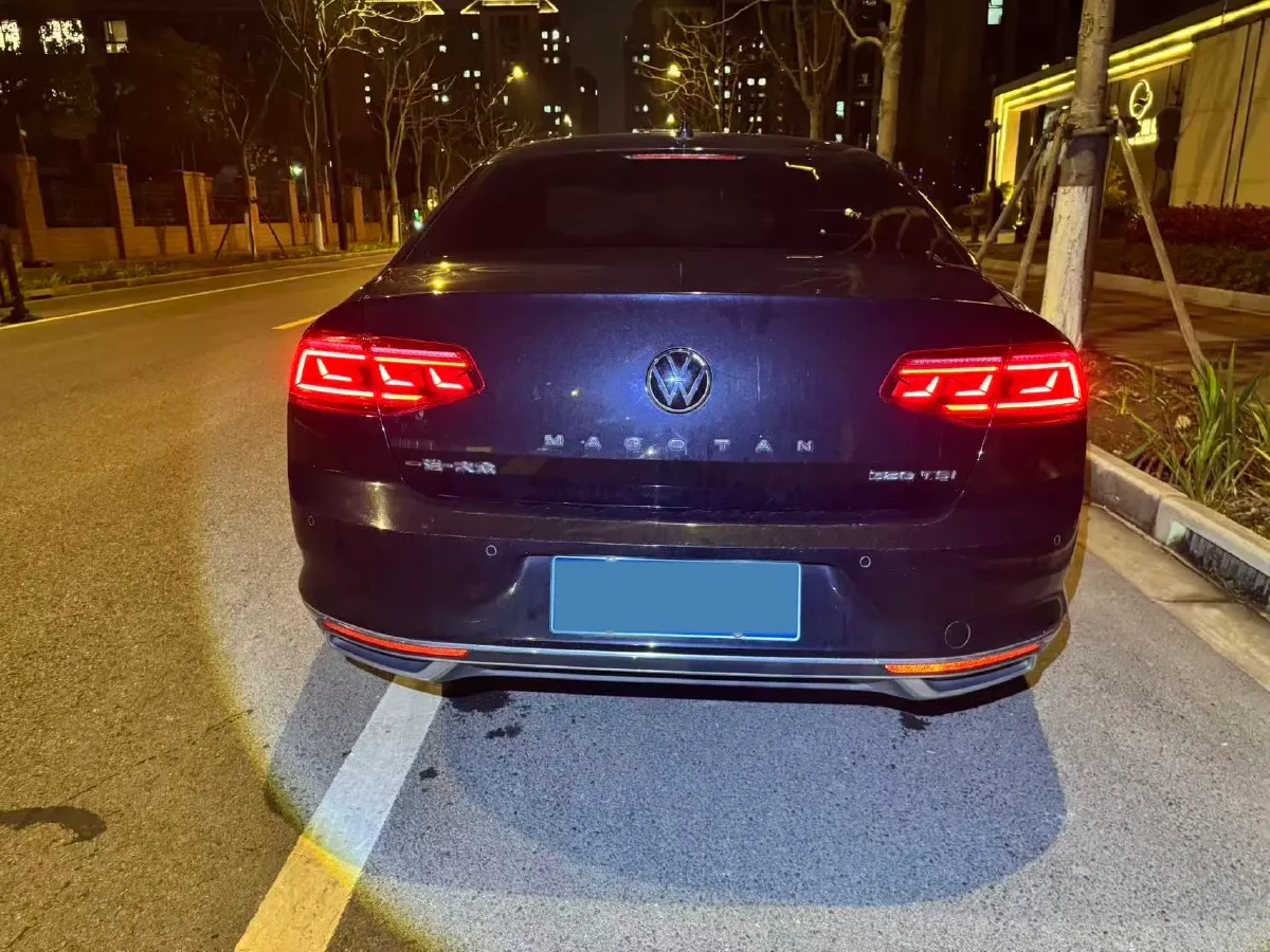 2020 Volkswagen Magotan 2.0T 186HP L4 7DCT,autocango,china used car exporter,china ev exporter,chinese used car exporter,chinese used ev exporter