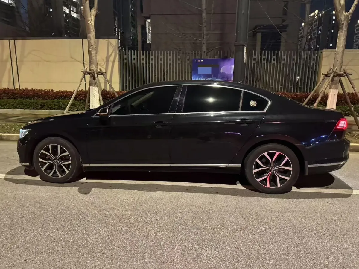 2020 Volkswagen Magotan 2.0T 186HP L4 7DCT,autocango,china used car exporter,china ev exporter,chinese used car exporter,chinese used ev exporter