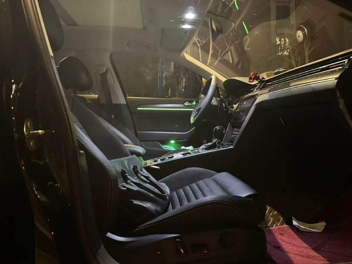 2020 Volkswagen Magotan 2.0T 186HP L4 7DCT,autocango,china used car exporter,china ev exporter,chinese used car exporter,chinese used ev exporter