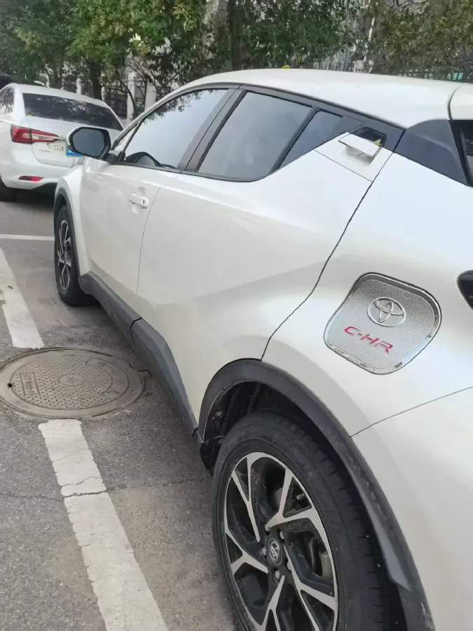 2020 Toyota C-HR 2.0L 171HP L4 CVT,autocango,china used car exporter,china ev exporter,chinese used car exporter,chinese used ev exporter