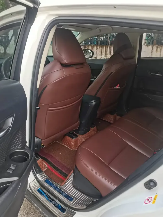 2020 Toyota C-HR 2.0L 171HP L4 CVT,autocango,china used car exporter,china ev exporter,chinese used car exporter,chinese used ev exporter