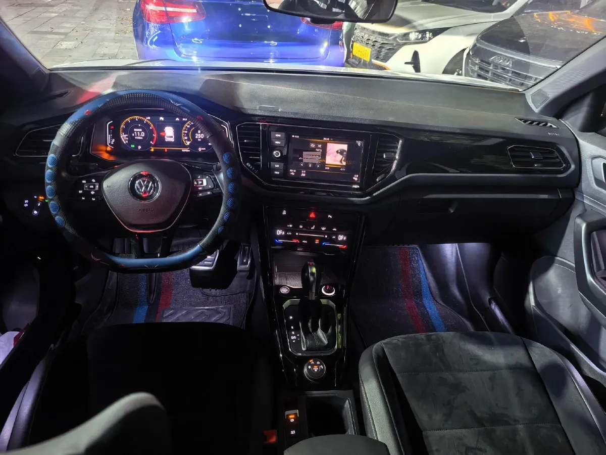 2019 Volkswagen T-Roc 1.4T 150HP L4 7DCT,autocango,china used car exporter,china ev exporter,chinese used car exporter,chinese used ev exporter