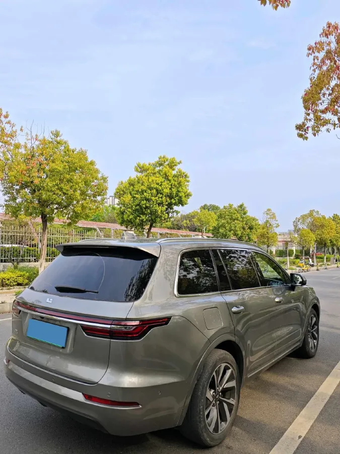 2021 Li ONE Range Extended 131HP REEV 40.5KWH,autocango,china used car exporter,china ev exporter,chinese used car exporter,chinese used ev exporter