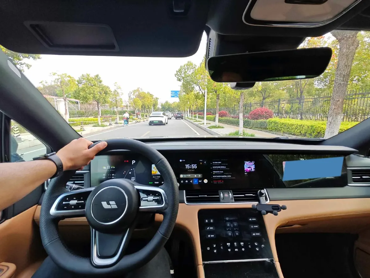 2021 Li ONE Range Extended 131HP REEV 40.5KWH,autocango,china used car exporter,china ev exporter,chinese used car exporter,chinese used ev exporter