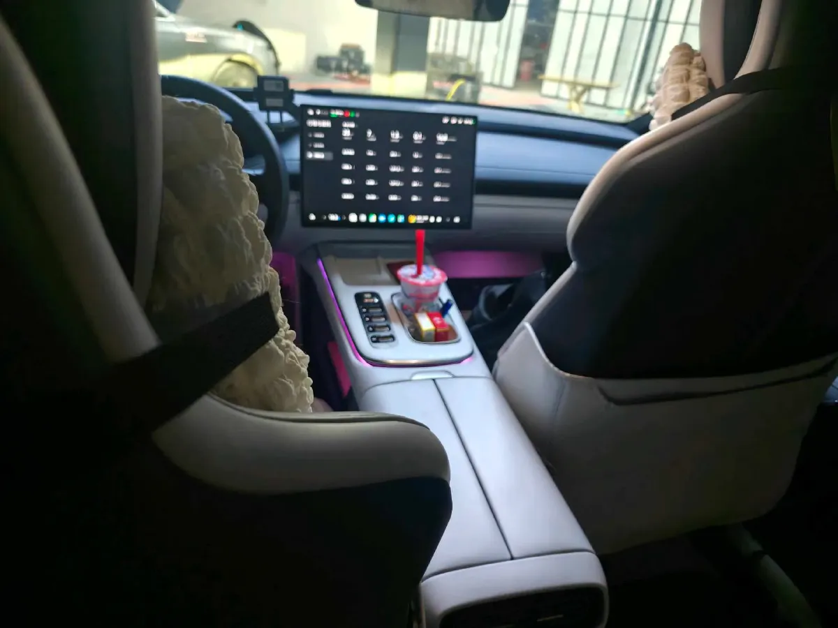 2024 MI SU7 BEV 101KWH,autocango,china used car exporter,china ev exporter,chinese used car exporter,chinese used ev exporter