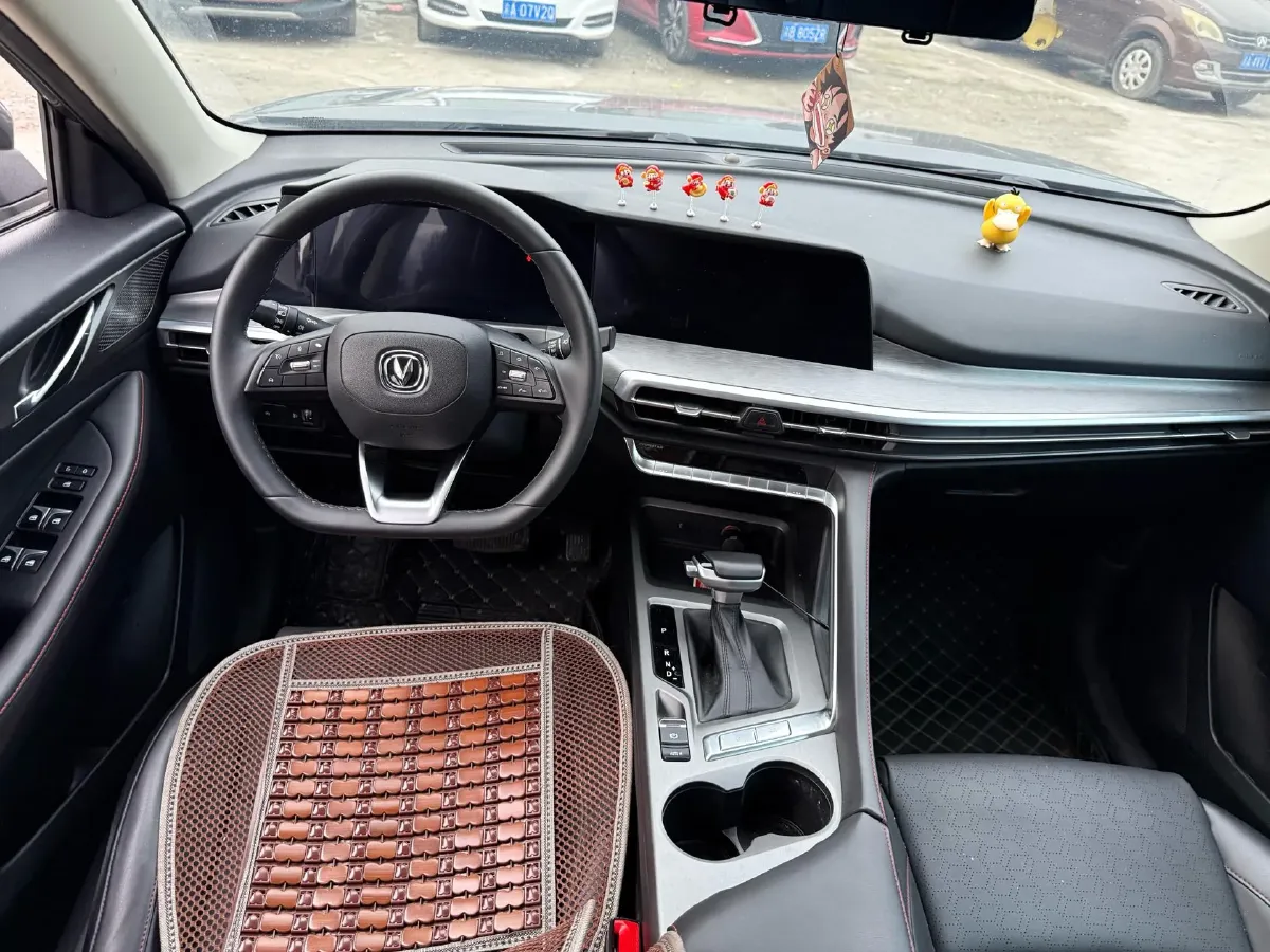 2021 ChangAn CS35 Plus 1.4T 160HP L4 7DCT,autocango,china used car exporter,china ev exporter,chinese used car exporter,chinese used ev exporter