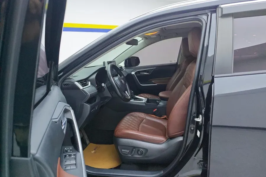 2020 Toyota RAV4 2.0L 171HP L4 CVT,autocango,china used car exporter,china ev exporter,chinese used car exporter,chinese used ev exporter