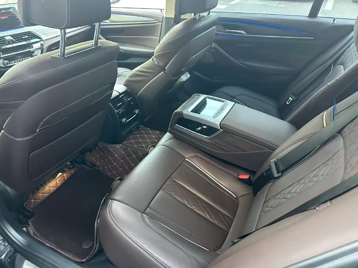 2020 BMW 5 Series 2.0T 252HP L4 8AT,autocango,china used car exporter,china ev exporter,chinese used car exporter,chinese used ev exporter