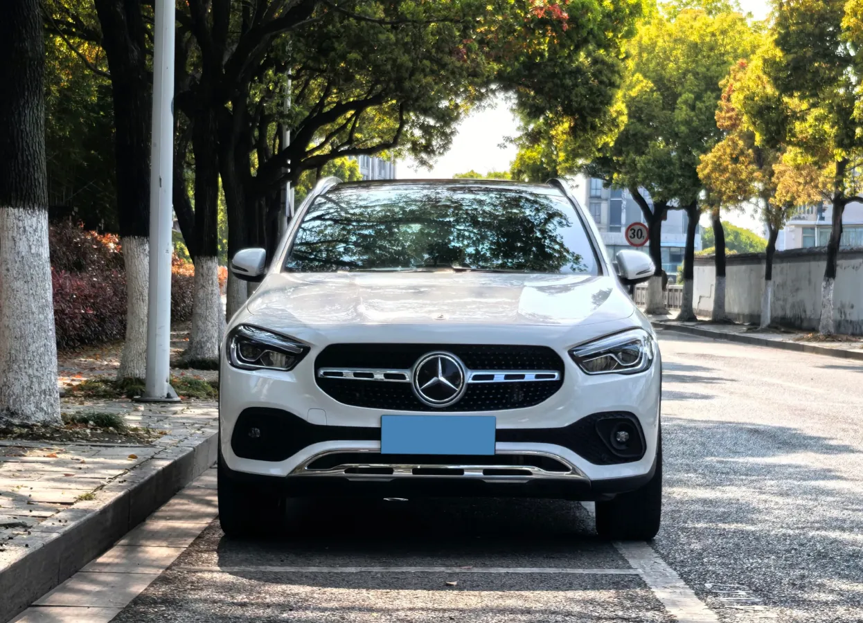 2023 Mercedes-Benz GLA Class 2.0T 190HP L4 8DCT,autocango,china used car exporter,china ev exporter,chinese used car exporter,chinese used ev exporter