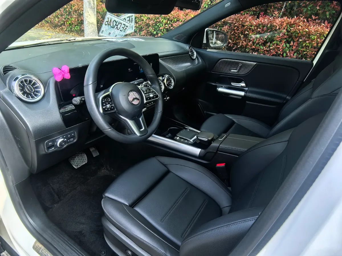 2023 Mercedes-Benz GLA Class 2.0T 190HP L4 8DCT,autocango,china used car exporter,china ev exporter,chinese used car exporter,chinese used ev exporter