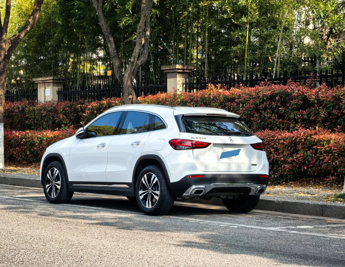 2023 Mercedes-Benz GLA Class 2.0T 190HP L4 8DCT,autocango,china used car exporter,china ev exporter,chinese used car exporter,chinese used ev exporter