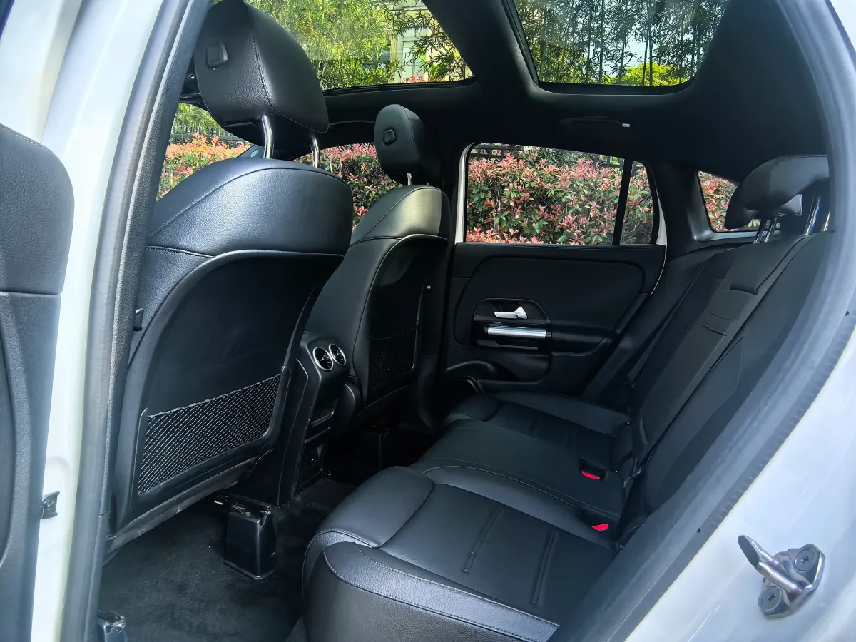 2023 Mercedes-Benz GLA Class 2.0T 190HP L4 8DCT,autocango,china used car exporter,china ev exporter,chinese used car exporter,chinese used ev exporter