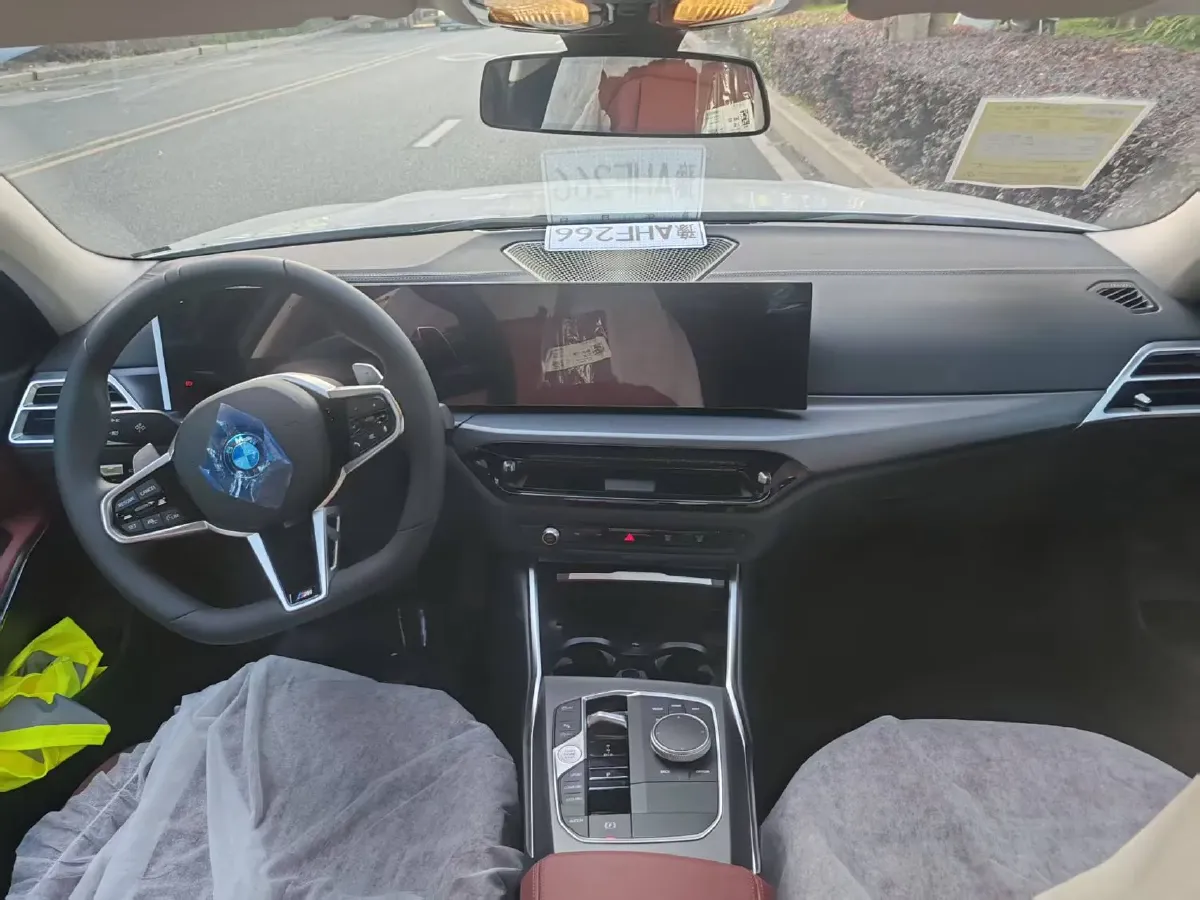 2025 BMW 3 Series 2.0T 184HP L4 8AT,autocango,china used car exporter,china ev exporter,chinese used car exporter,chinese used ev exporter