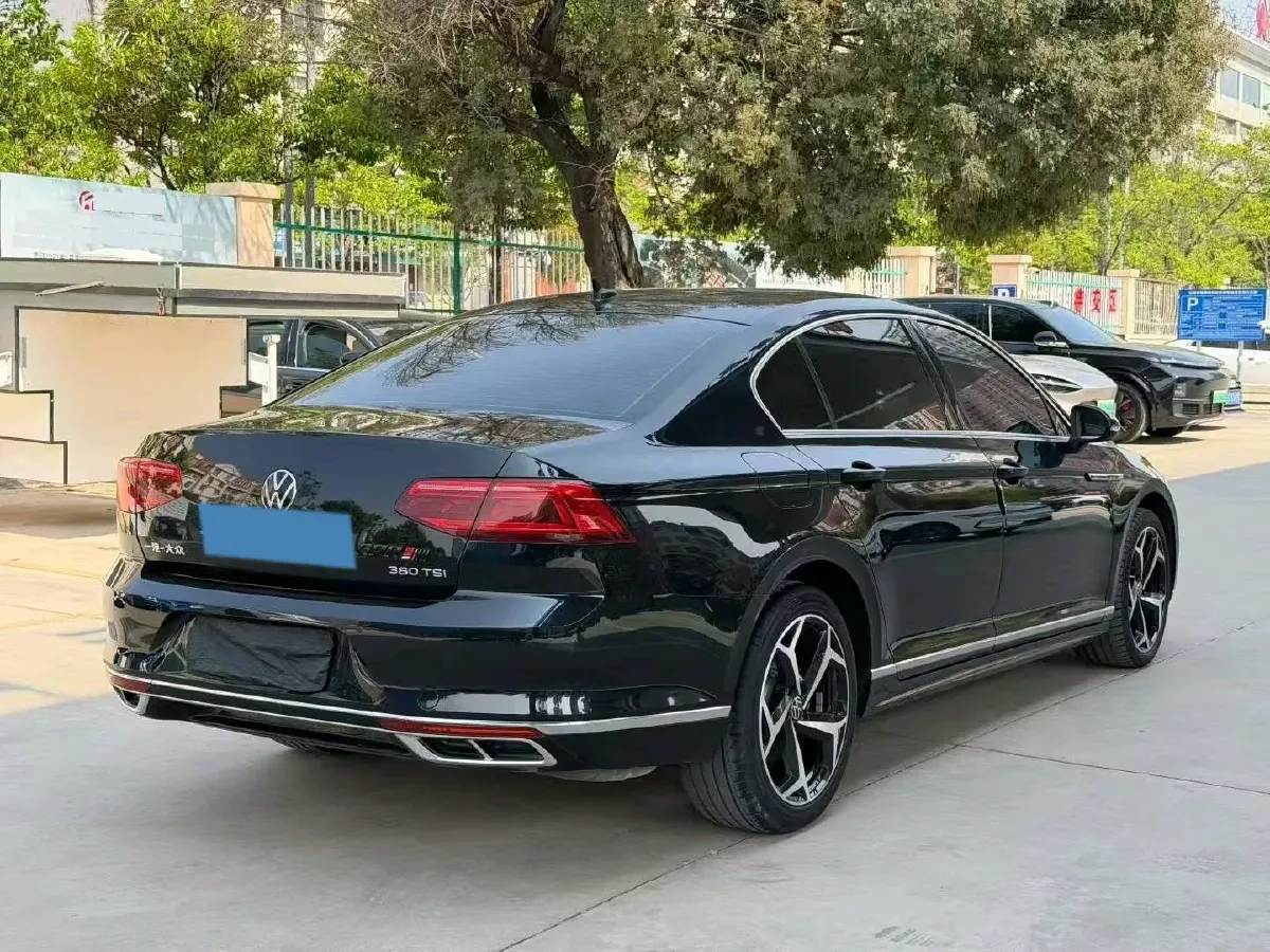 2023 Volkswagen Magotan 2.0T 186HP L4 7DCT,autocango,china used car exporter,china ev exporter,chinese used car exporter,chinese used ev exporter