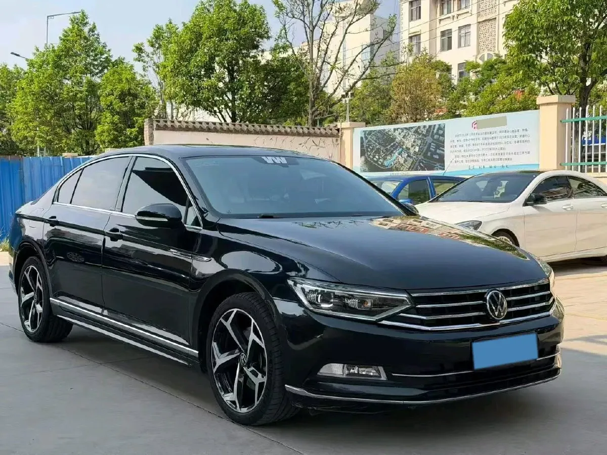 2023 Volkswagen Magotan 2.0T 186HP L4 7DCT,autocango,china used car exporter,china ev exporter,chinese used car exporter,chinese used ev exporter