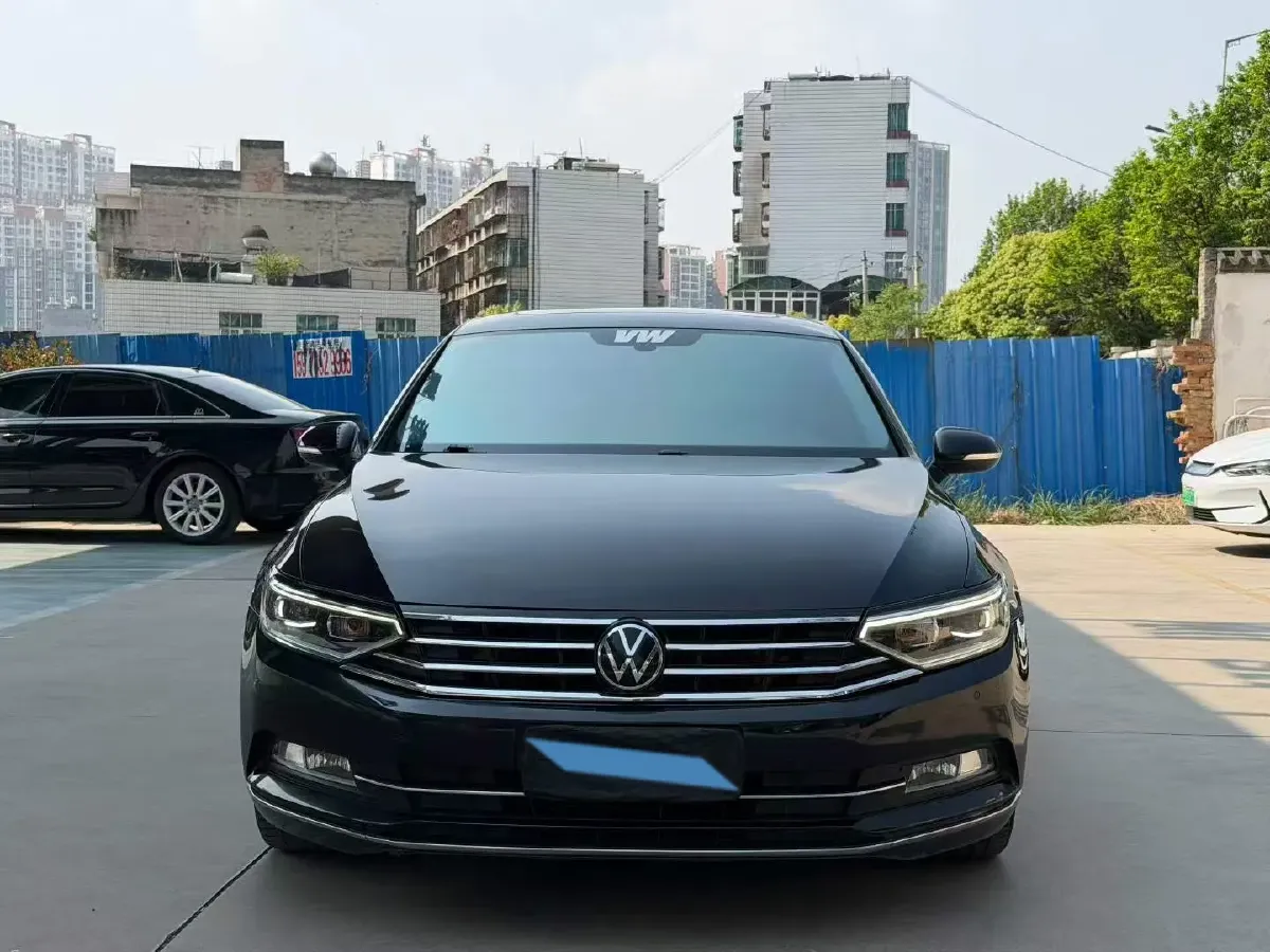 2023 Volkswagen Magotan 2.0T 186HP L4 7DCT,autocango,china used car exporter,china ev exporter,chinese used car exporter,chinese used ev exporter