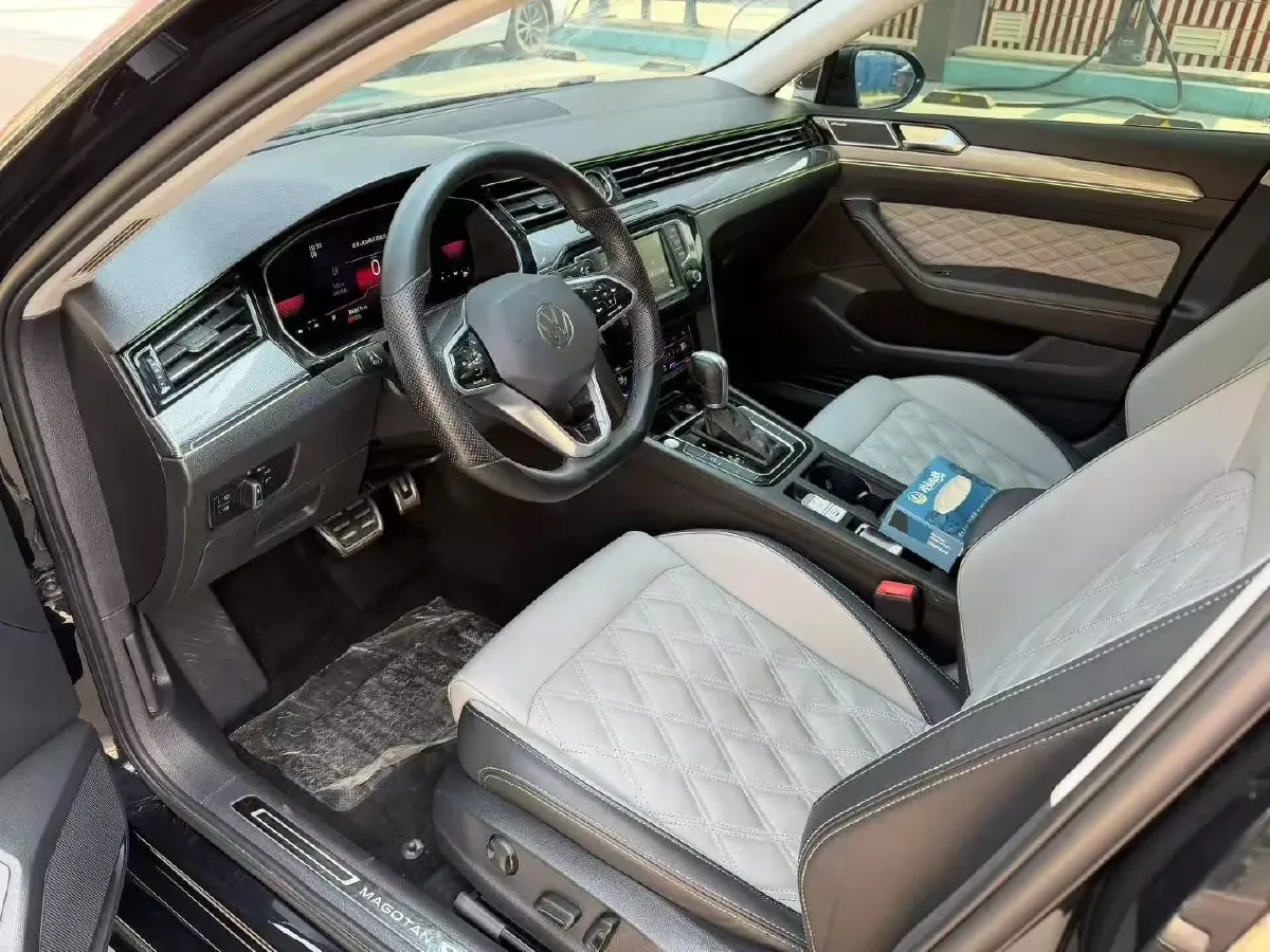 2023 Volkswagen Magotan 2.0T 186HP L4 7DCT,autocango,china used car exporter,china ev exporter,chinese used car exporter,chinese used ev exporter