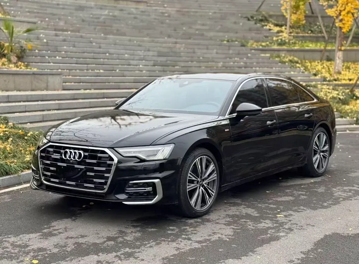 2025 Audi A6L 2.0T 245HP L4 7DCT,autocango,china used car exporter,china ev exporter,chinese used car exporter,chinese used ev exporter