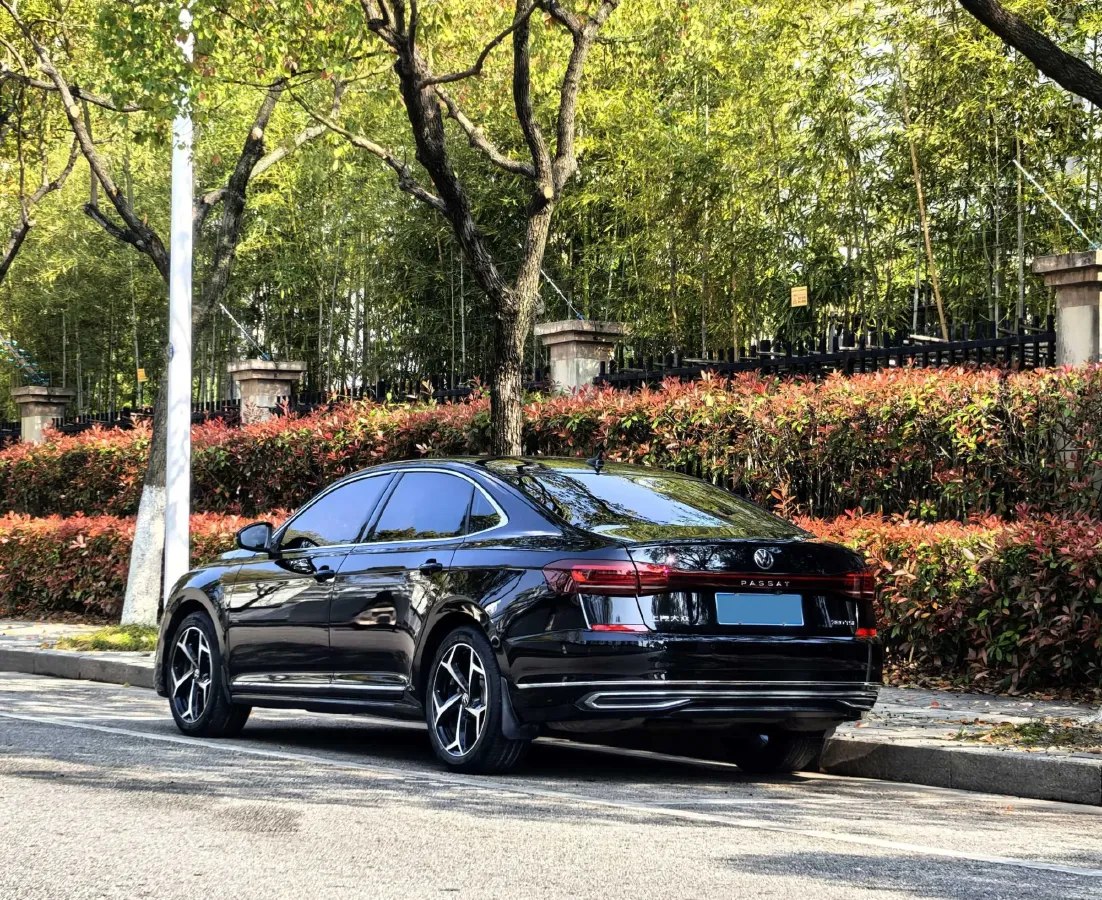 2024 Volkswagen Passat 2.0T 220HP L4 7DCT,autocango,china used car exporter,china ev exporter,chinese used car exporter,chinese used ev exporter