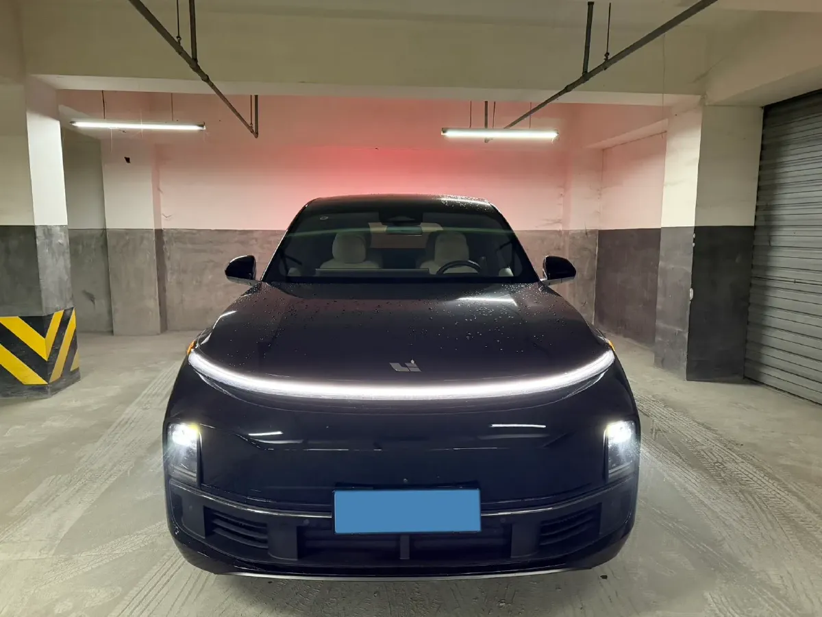 2023 Li L7 Range Extended 154HP REEV 40.9KWH,autocango,china used car exporter,china ev exporter,chinese used car exporter,chinese used ev exporter