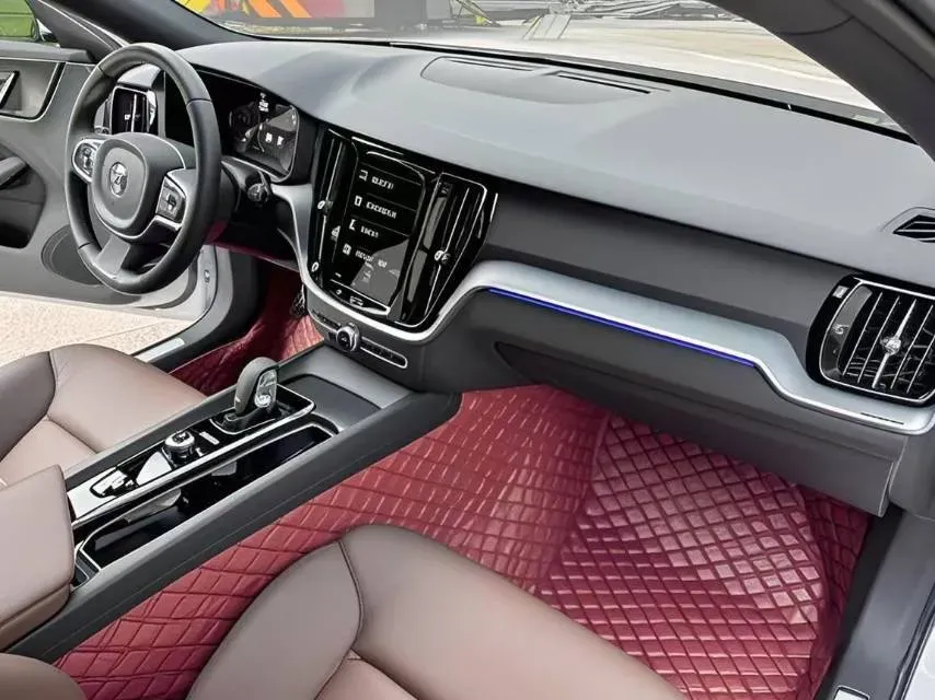 2023 Volvo S60 2.0T 197HP L4 7DCT,autocango,china used car exporter,china ev exporter,chinese used car exporter,chinese used ev exporter