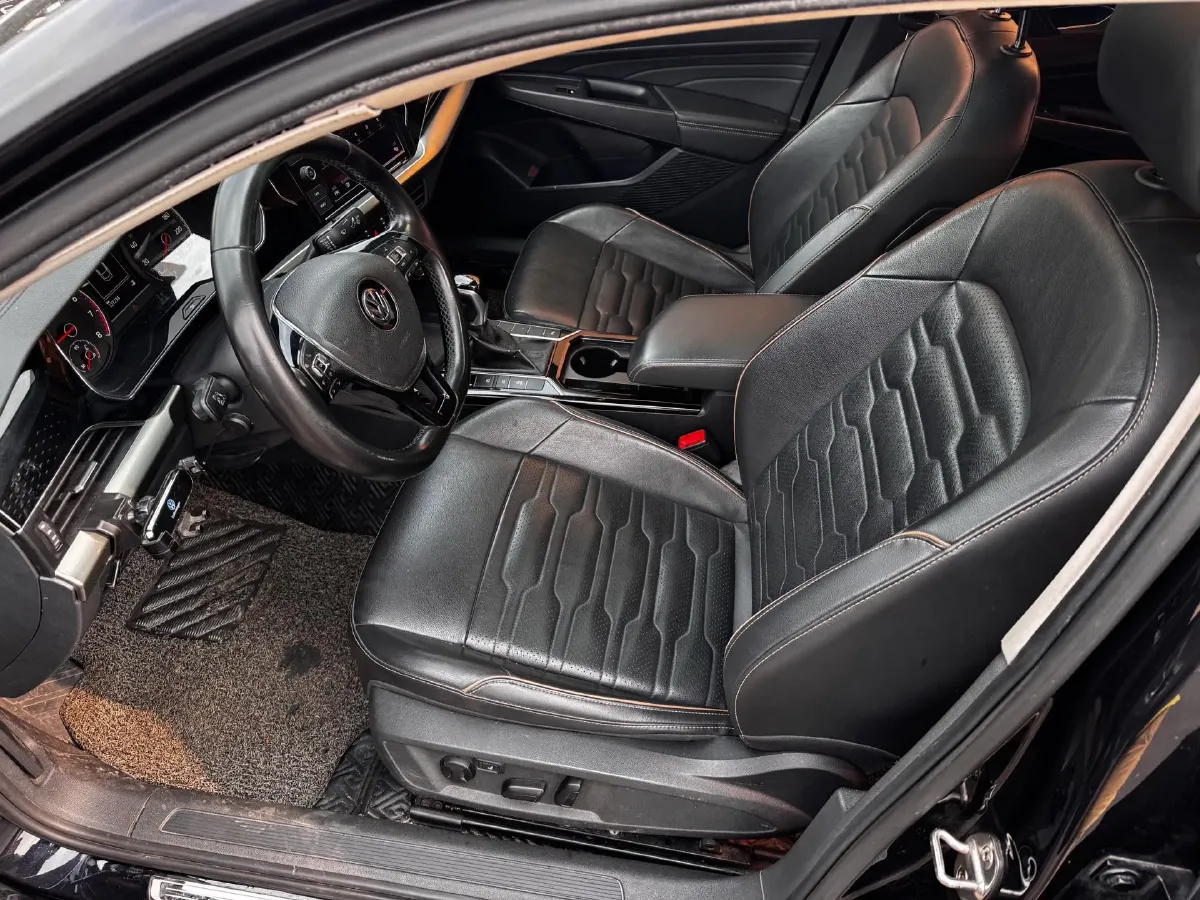 2019 Volkswagen Passat 1.4T 150HP L4 7DCT,autocango,china used car exporter,china ev exporter,chinese used car exporter,chinese used ev exporter