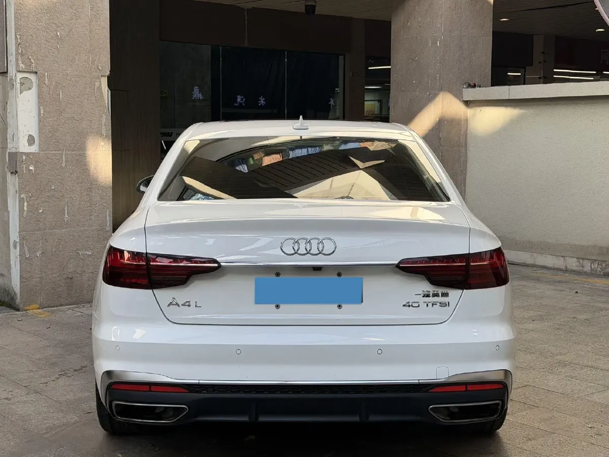2020 Audi A4L 2.0T 190HP L4 7DCT,autocango,china used car exporter,china ev exporter,chinese used car exporter,chinese used ev exporter