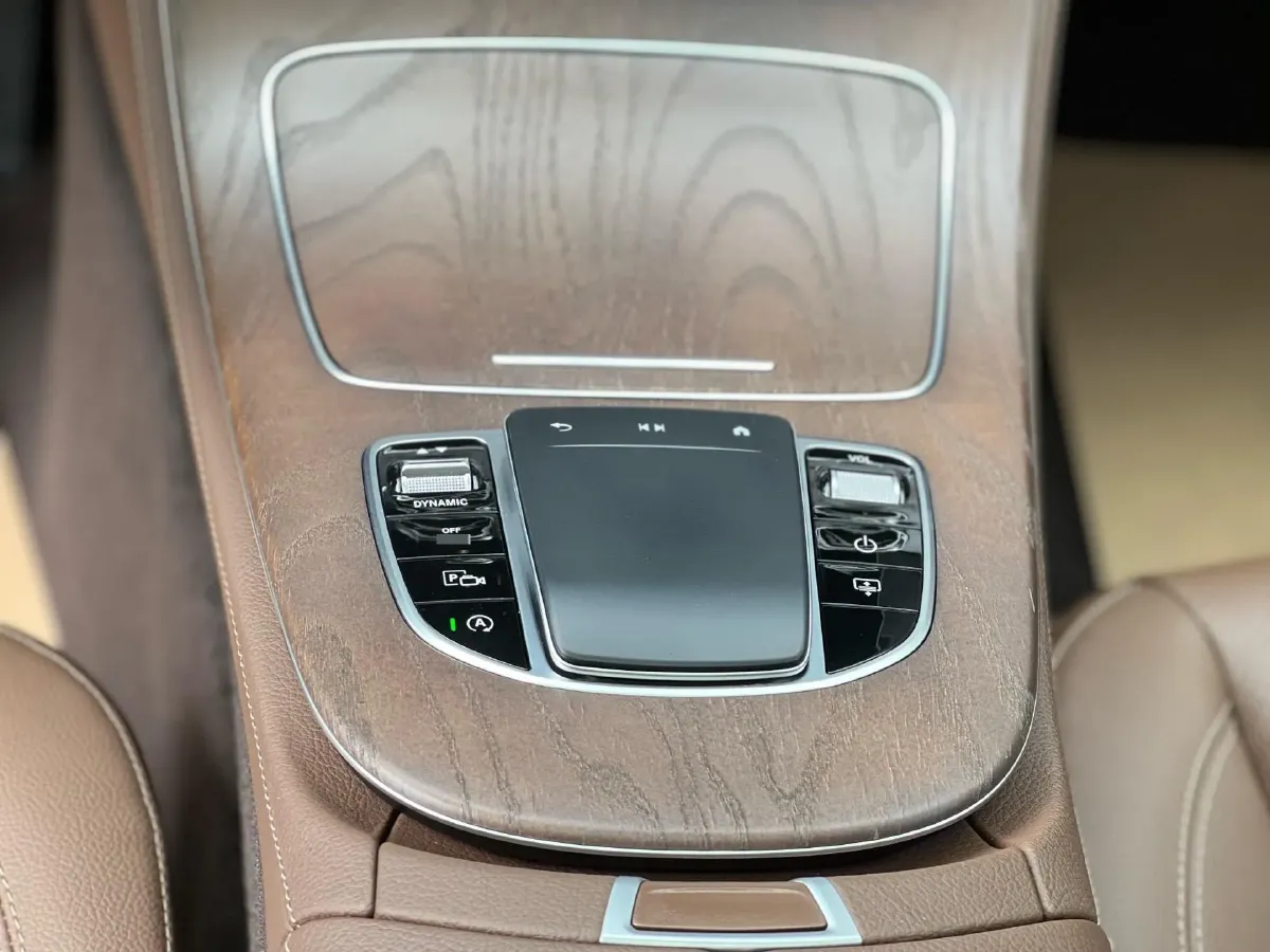 2021 Mercedes-Benz E Class 2.0T 258HP L4 9AT,autocango,china used car exporter,china ev exporter,chinese used car exporter,chinese used ev exporter