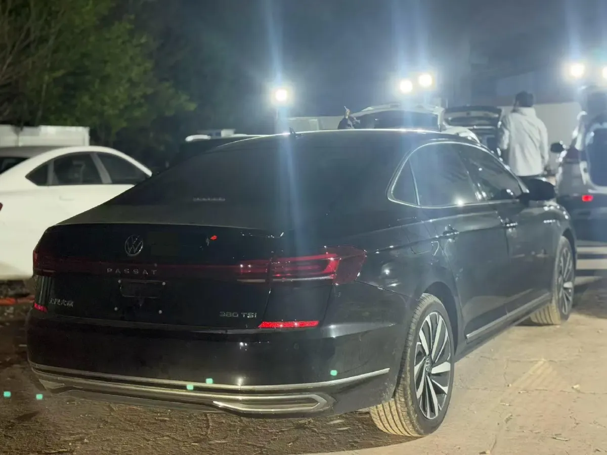 2024 Volkswagen Passat 2.0T 220HP L4 7DCT,autocango,china used car exporter,china ev exporter,chinese used car exporter,chinese used ev exporter